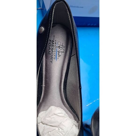 Life Stride Velocity High Heel Shoes Black Cap Toe Flex Memory Foam 8M VGC - Picture 2 of 6